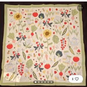 Old Navy ‘Garden Party’ Botanical Garden Print Scarf in Cream, Red & Green